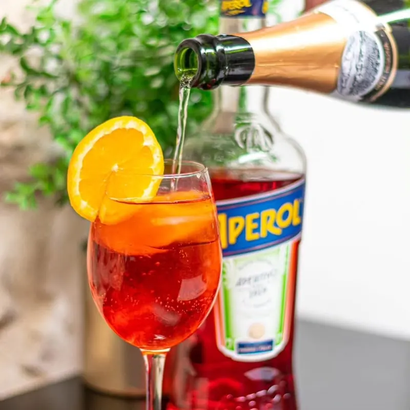 Aperol Spritz recién servido en Txoko Bar